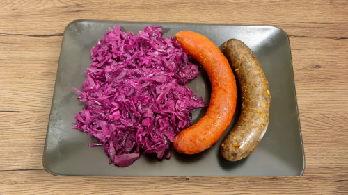 Disznótoros tál II. párolt almás-lilakáposztával