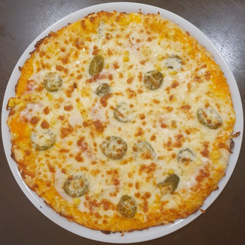 Cheddar pizza