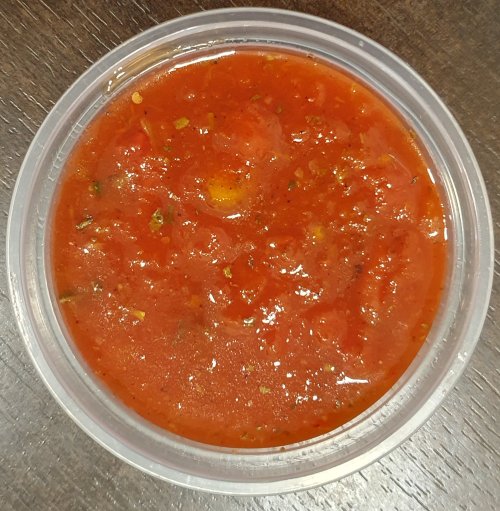 Pizzaszósz dobozban